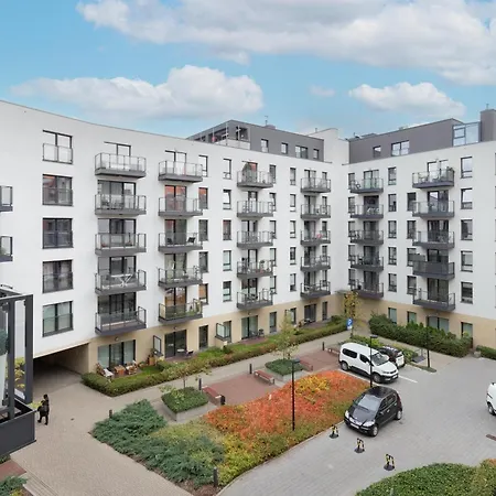 Flatbook Old Town - Stylish 2-bedroom With Parking *