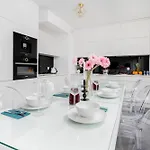 Appartement Flatbook Old Town - Stylish 2-bedroom With Parking