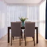 Flatbook Old Town - Stylish 2-bedroom With Parking Appartement *