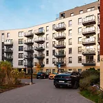 Flatbook Old Town - Stylish 2-bedroom With Parking Apartment *