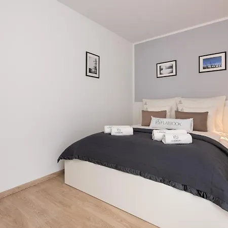 Flatbook Old Town - Stylish 2-bedroom With Parking Appartement