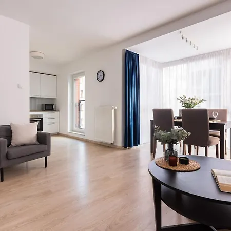 Apartman Flatbook Old Town - Stylish 2-bedroom With Parking