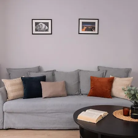 Apartman Flatbook Old Town - Stylish 2-bedroom With Parking *