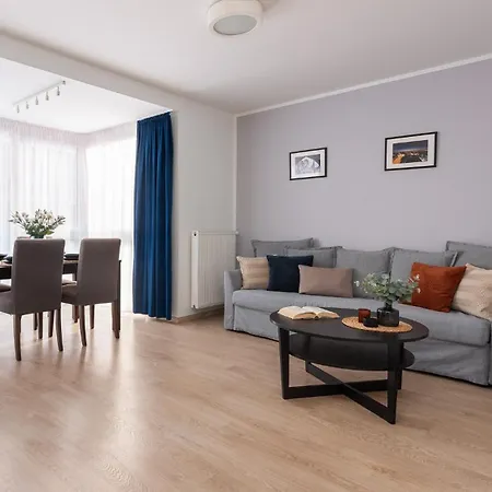Flatbook Old Town - Stylish 2-bedroom With Parking * Gdańsk