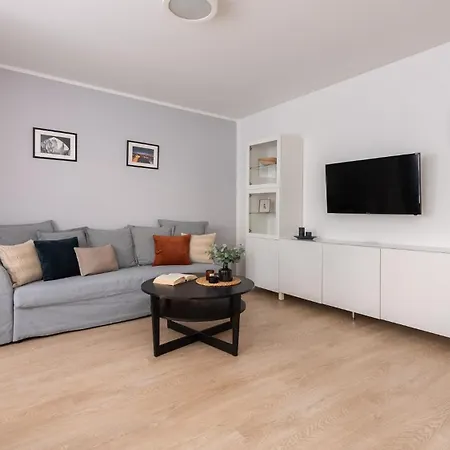 Flatbook Old Town - Stylish 2-bedroom With Parking Apartman