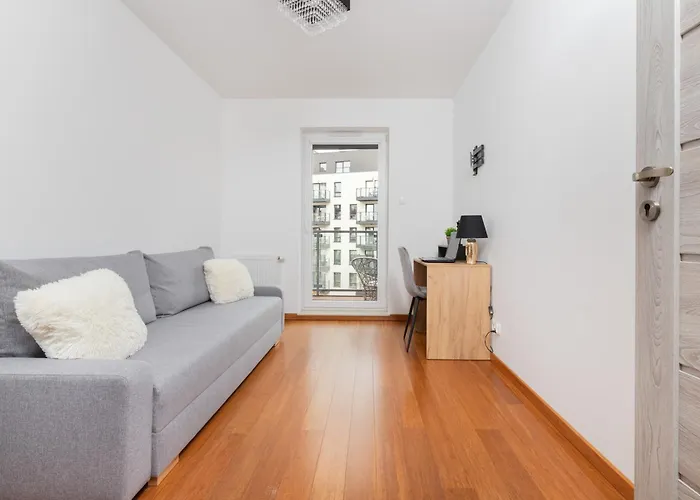 Flatbook Old Town - Stylish 2-bedroom With Parking *