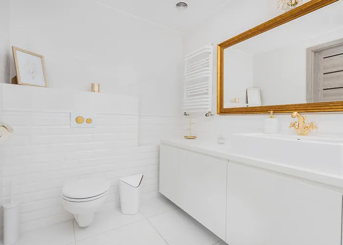 Flatbook Old Town - Stylish 2-bedroom With Parking 公寓