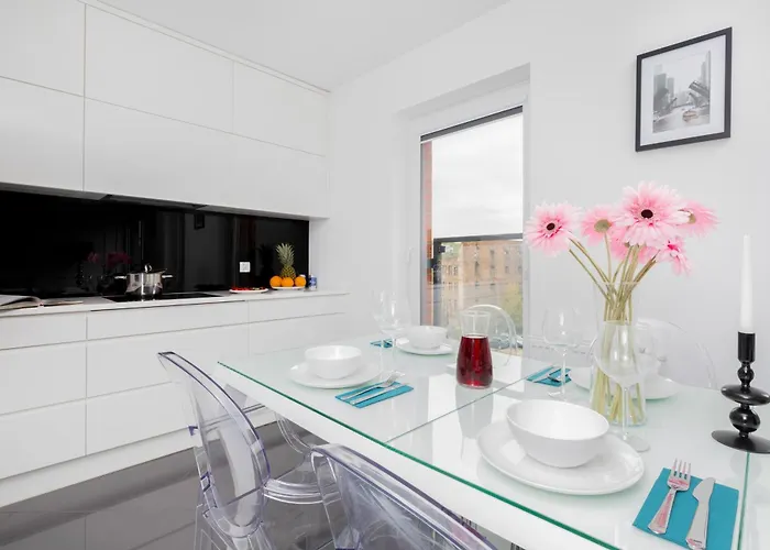 Flatbook Old Town - Stylish 2-bedroom With Parking * 格但斯克