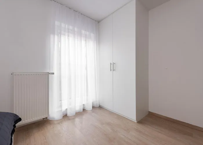 Flatbook Old Town - Stylish 2-bedroom With Parking