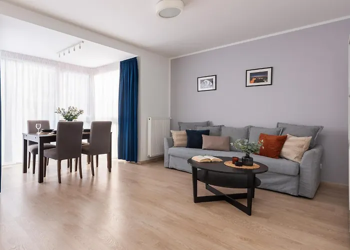 Flatbook Old Town - Stylish 2-bedroom With Parking * 格但斯克