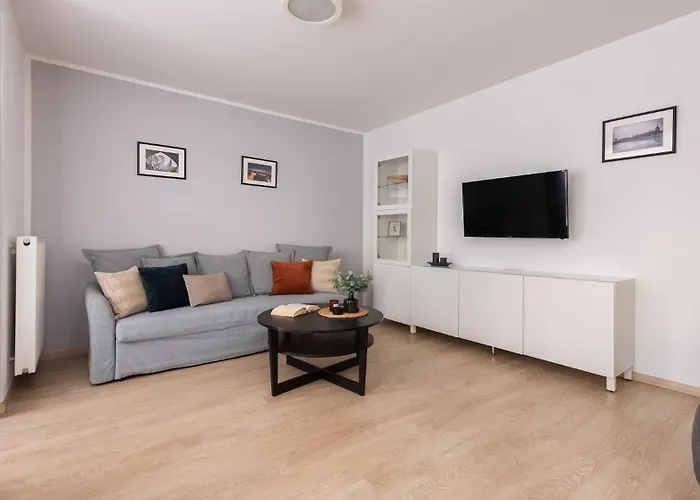 Flatbook Old Town - Stylish 2-bedroom With Parking 公寓