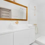Flatbook Old Town - Stylish 2-bedroom With Parking Appartamento