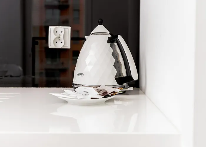 Flatbook Old Town - Stylish 2-bedroom With Parking *